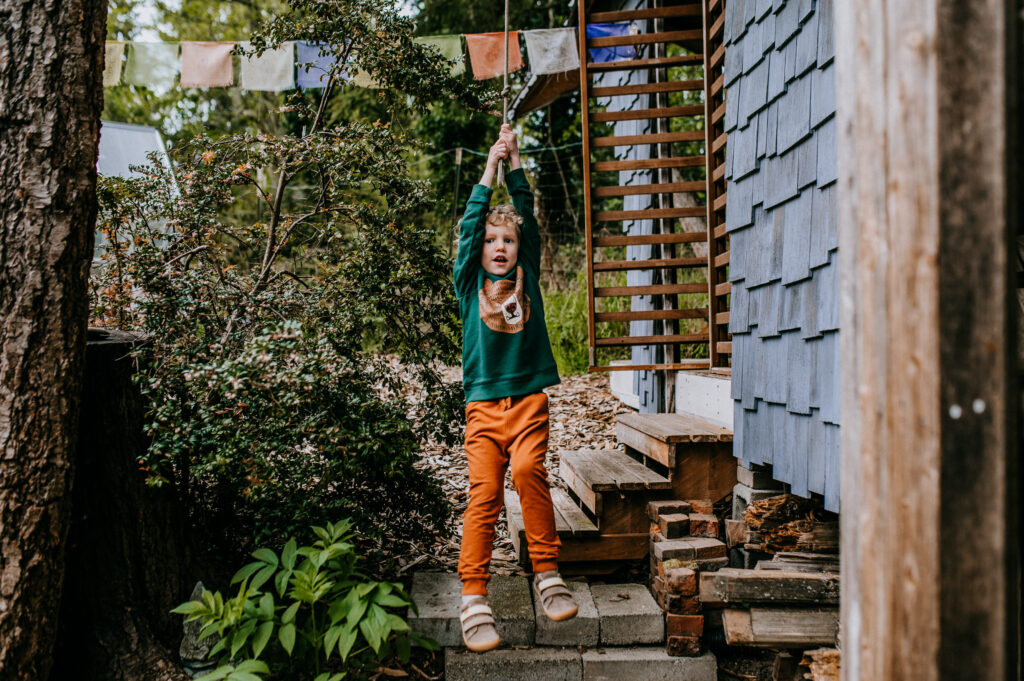 Unstructured backyard play is often incorporated into unschooling and wildschooling.